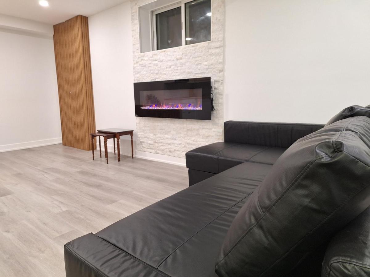 Independent Basement Studio Suite Ottawa Bagian luar foto